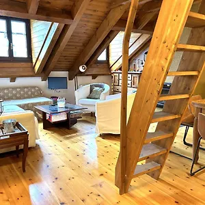 apartament-amb-llar-de-foc-i-altell-a-llavors-by-rural-dneu.catalonia-hotels.com/