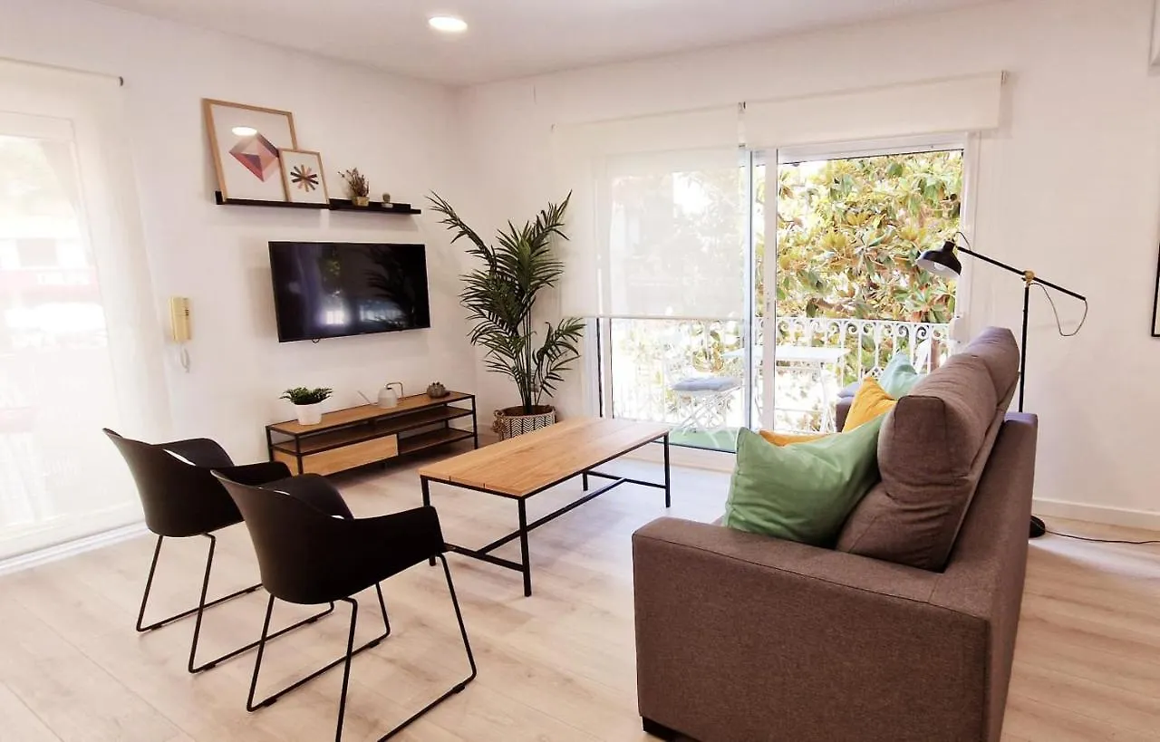 Precioso Apartamento En El Centro De Торремолинос